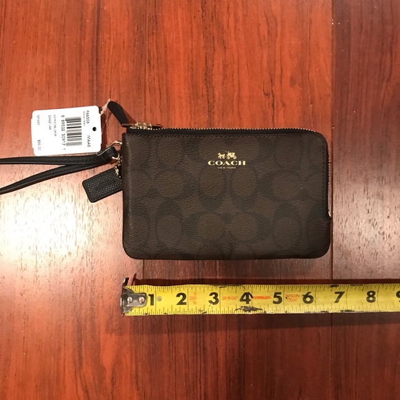 NWT Coach Wristlet - Picture 7 of 8